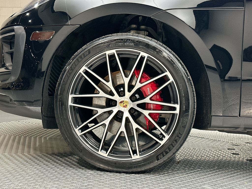 Thumbnail: 2023 Porsche Macan - 17