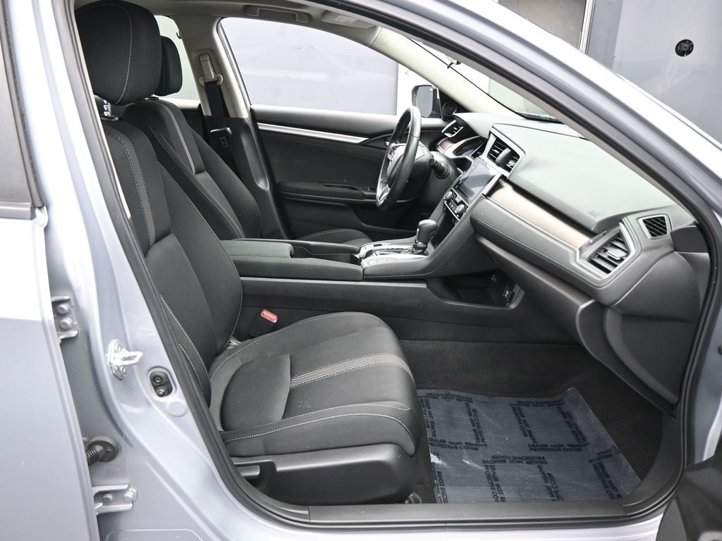 Used 2018 Silver Metallic Honda EX-T image 27