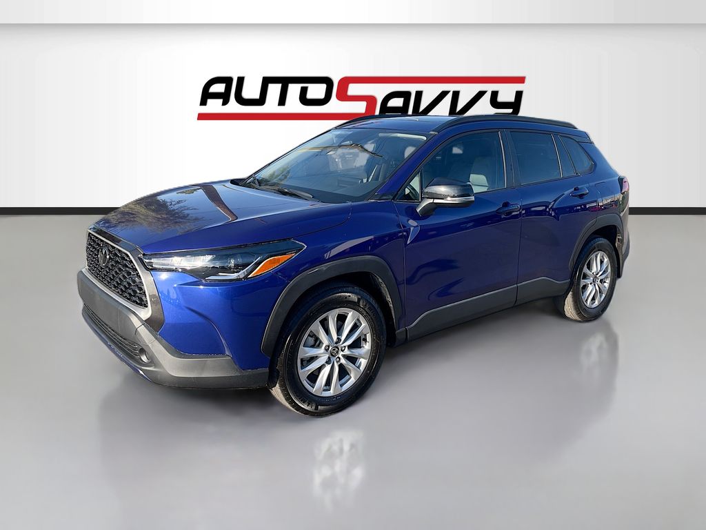 Used 2025 Blue Toyota LE image 3
