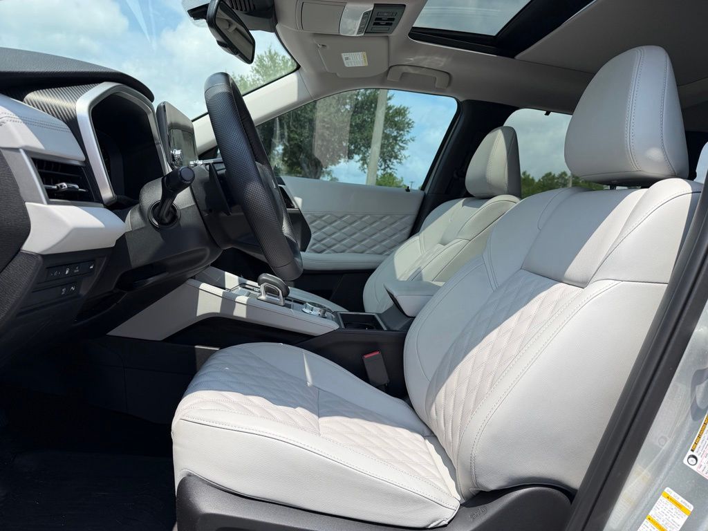 Used 2025 Mitsubishi Outlander PHEV SUV