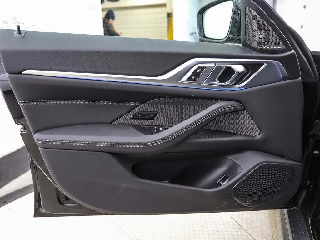 Thumbnail: 2026 BMW i4 - 9