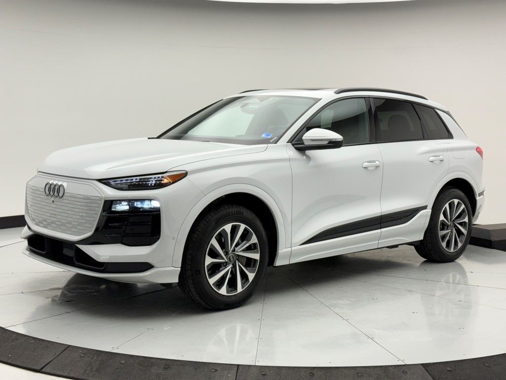 Thumbnail: 2025 Audi Q6 e-tron - 5