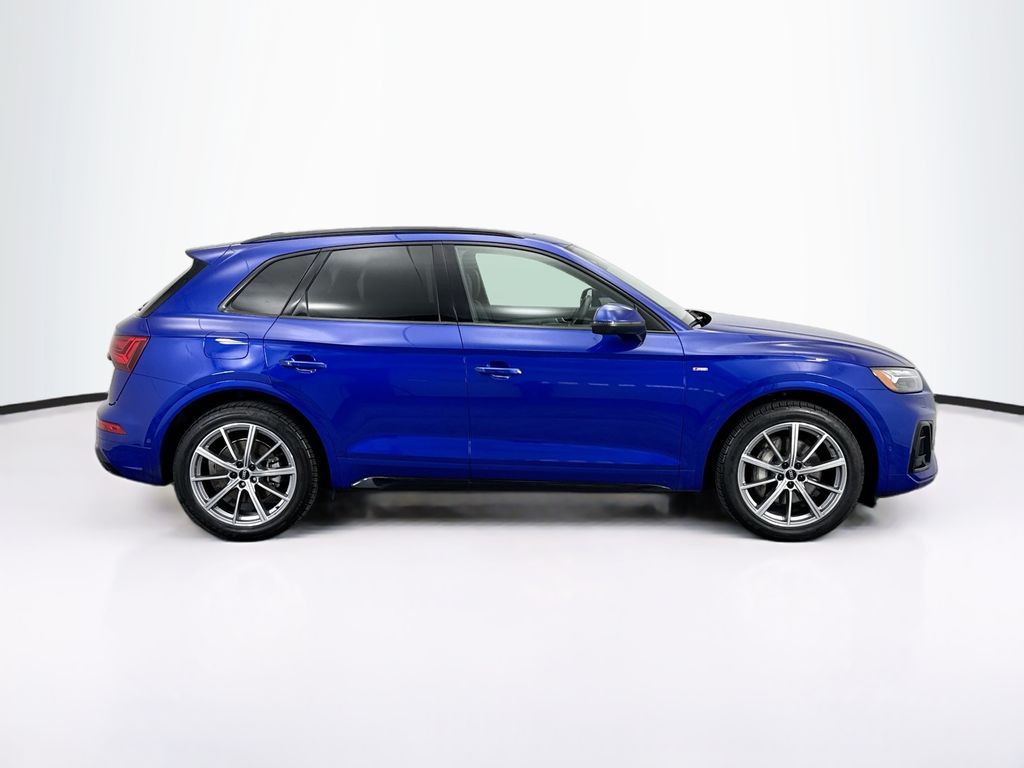 Thumbnail: 2022 Audi Q5 - 4