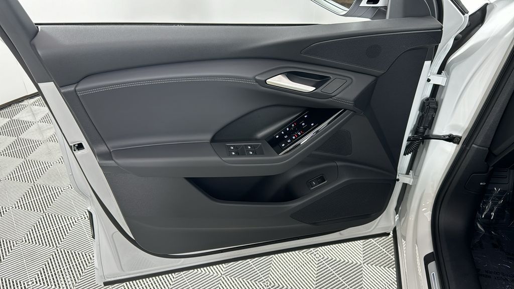 2025 Audi Q6 e-tron Premium 23