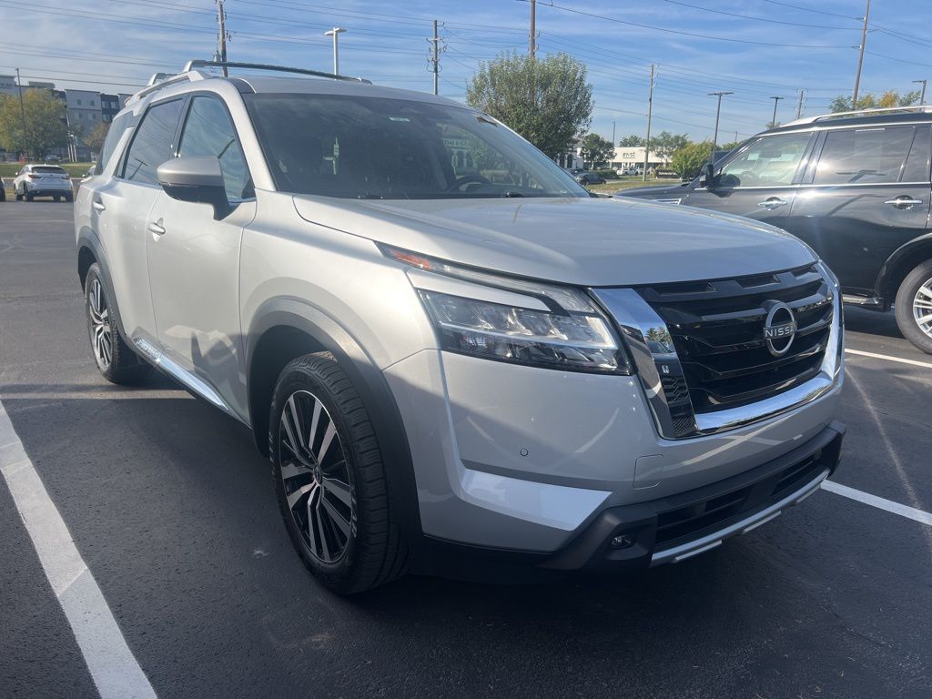 Thumbnail: 2023 Nissan Pathfinder - 4
