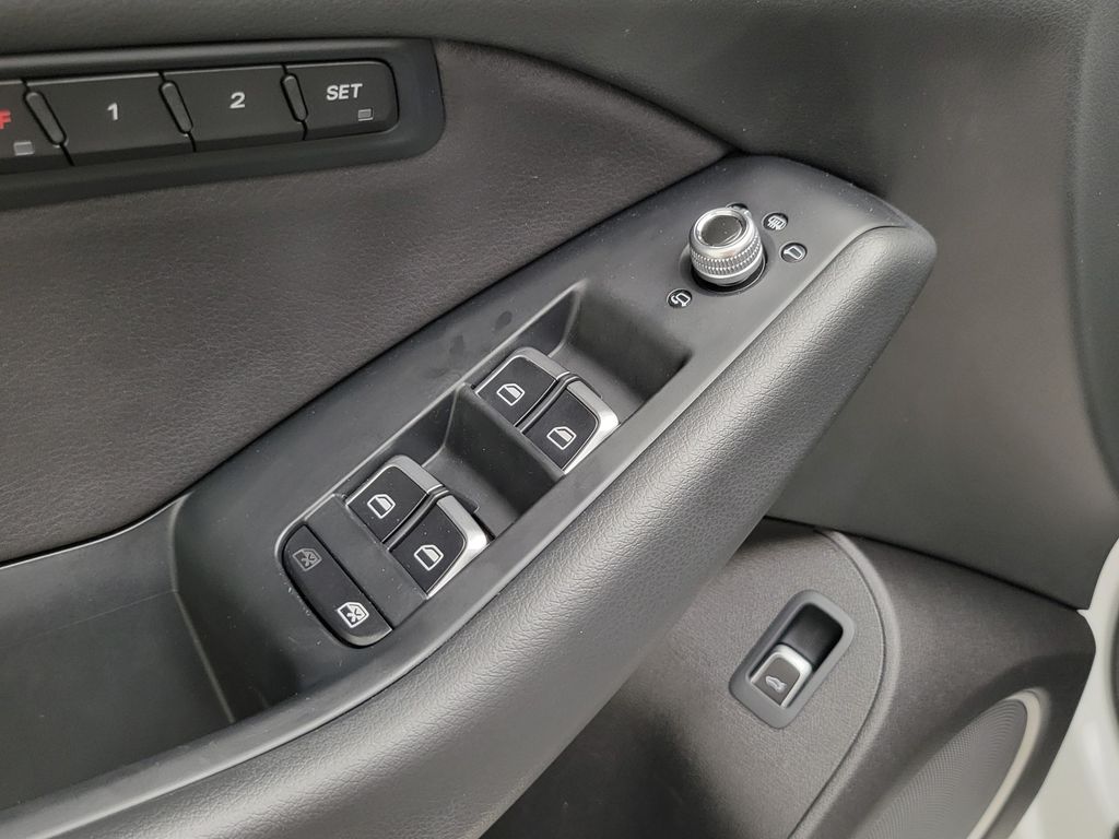 Thumbnail: 2016 Audi Q5 - 30