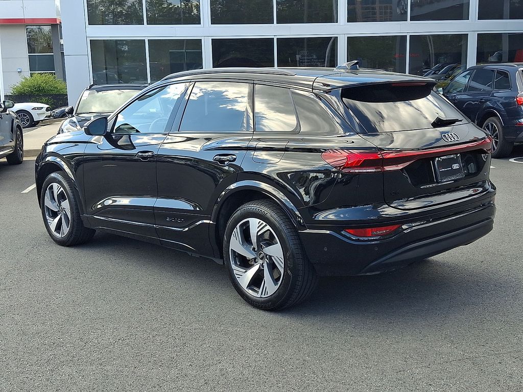 Thumbnail: 2025 Audi Q6 e-tron - 6