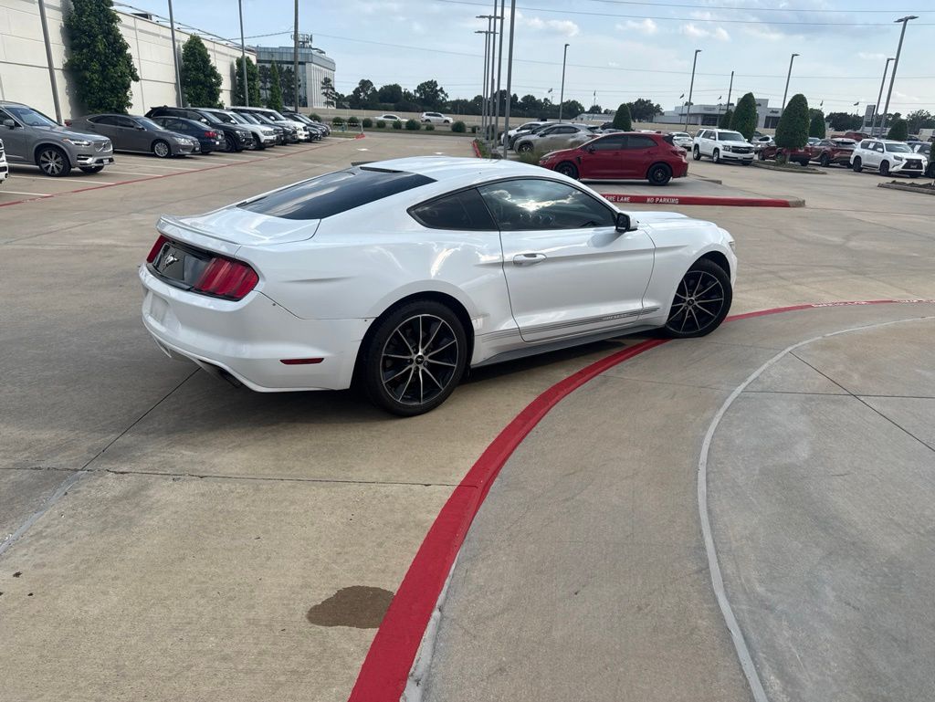 2016 Ford Mustang EcoBoost White at Autostrade