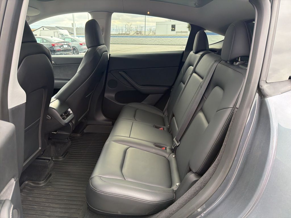 Thumbnail: 2023 Tesla Model Y - 18