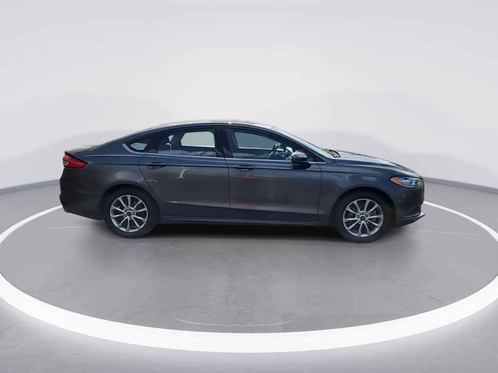 2017 Ford Fusion SE 9