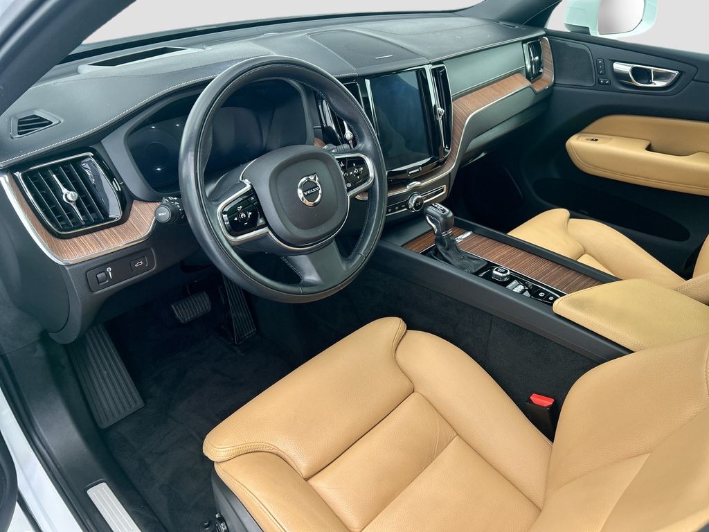 Thumbnail: 2019 Volvo XC60 - 9
