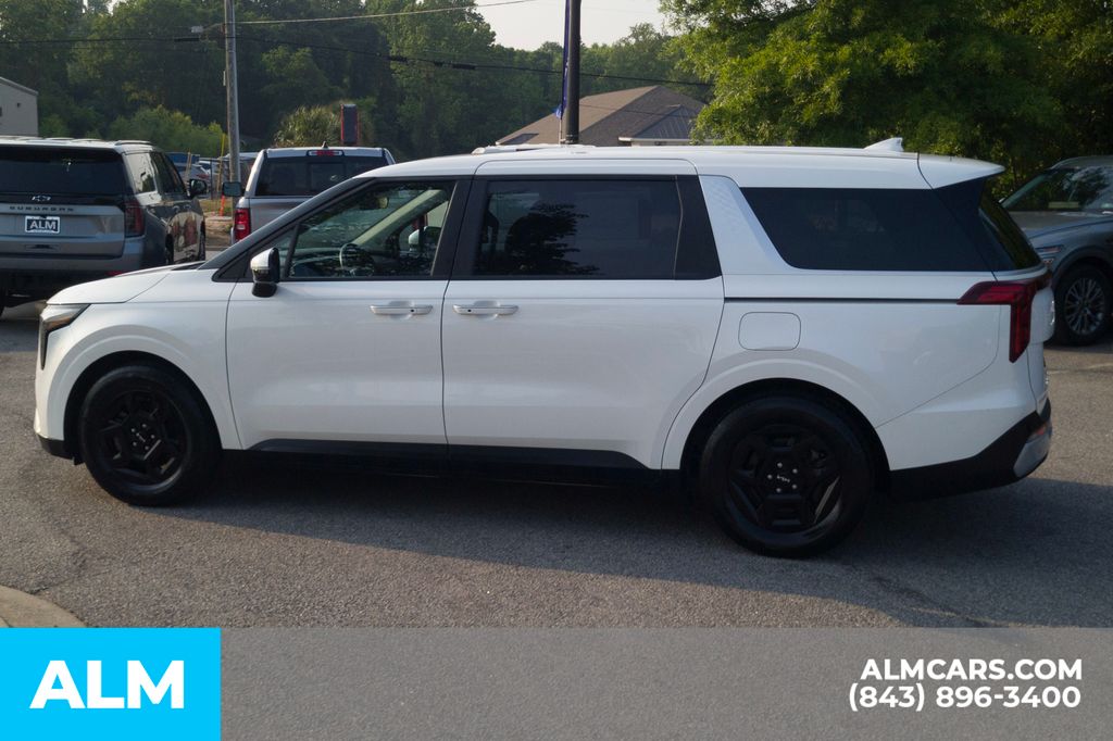 Used 2025 White Kia LXS image 10