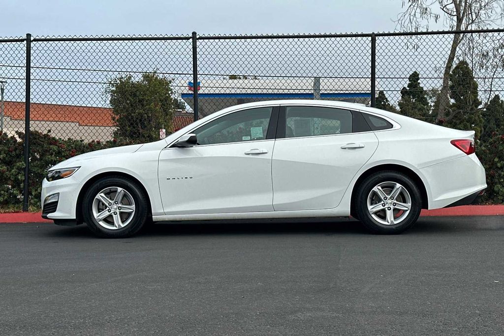 2020 Chevrolet Malibu LS 9