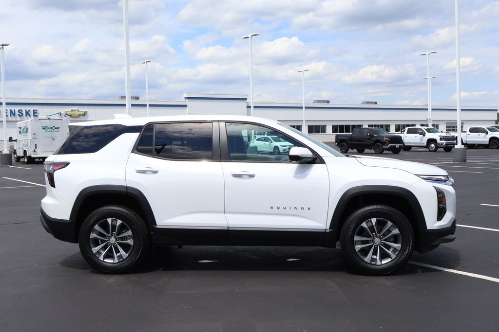 Thumbnail: 2026 Chevrolet Equinox - 9