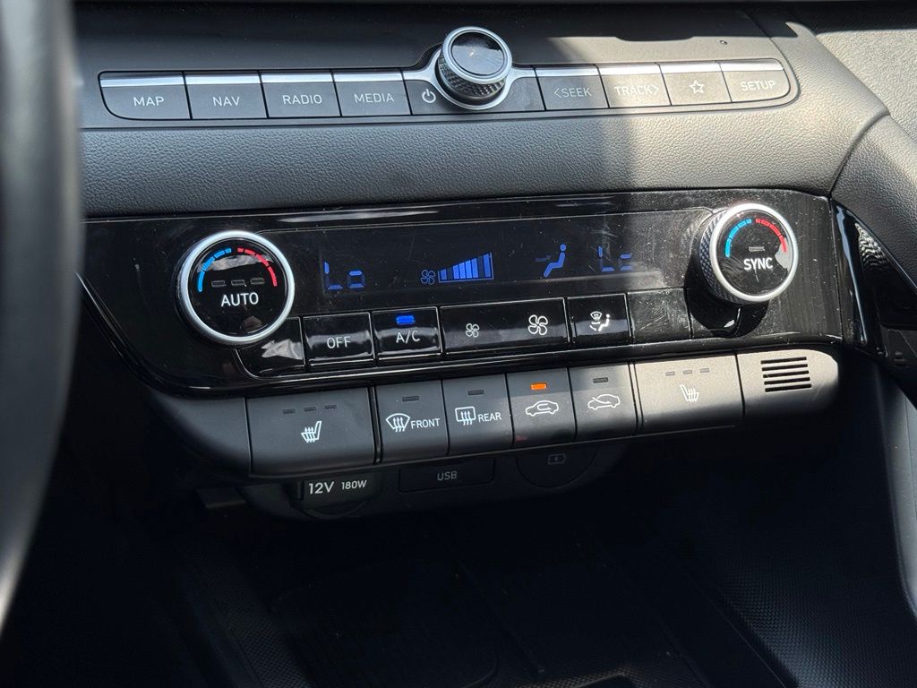 Used 2025 Hyundai Elantra Sedan