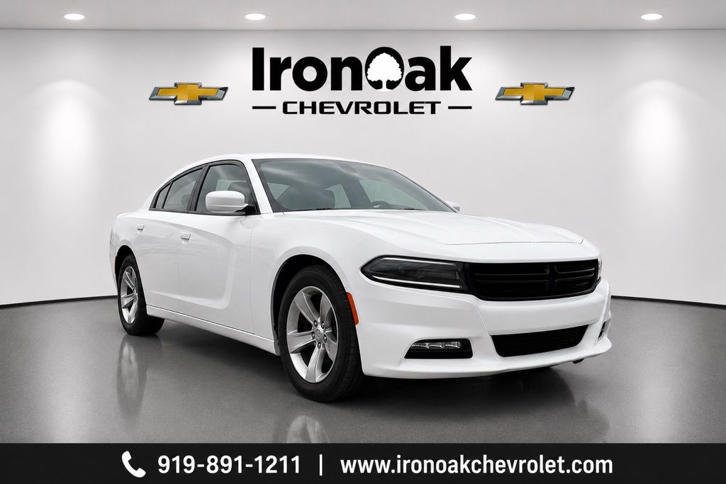 White Knuckle Clearcoat 2018 Dodge Charger SXT Plus RWD Sedan Rear-Wheel Drive 8-Speed Automatic