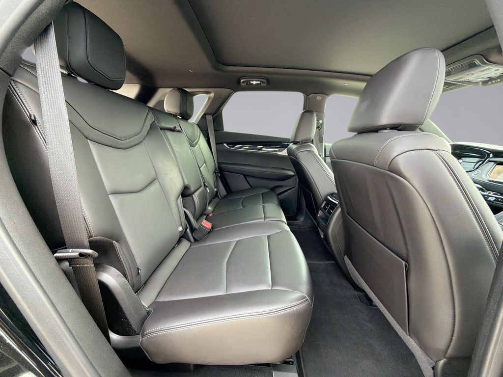 Thumbnail: 2024 Cadillac XT5 - 17