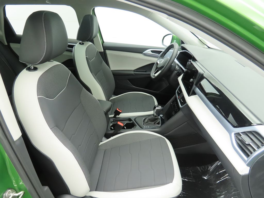 Thumbnail: 2025 Volkswagen Taos - 21