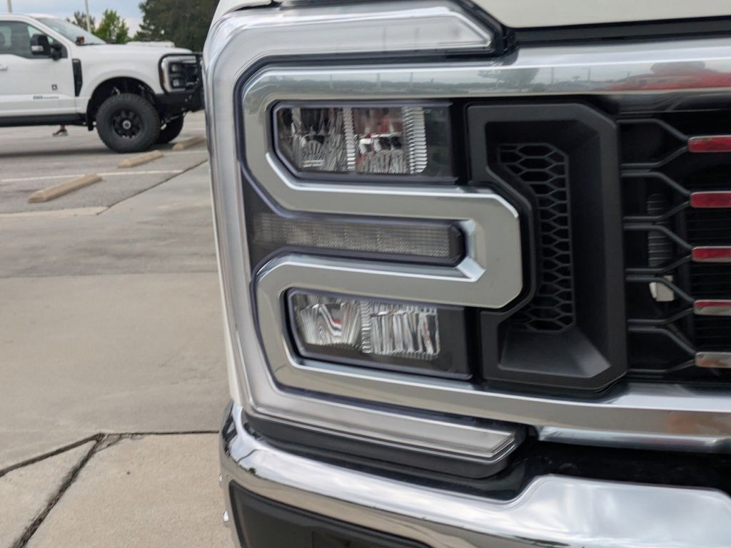 2026 Ford F-350 Super Duty LARIAT