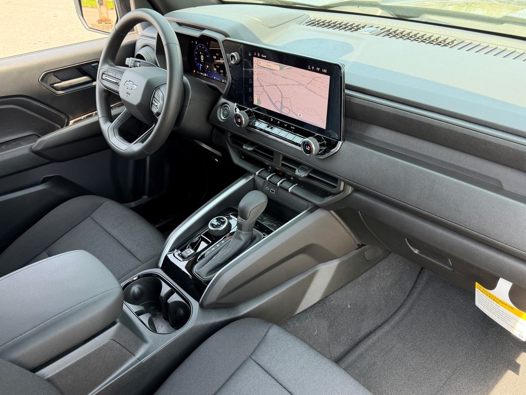 View vehicle photo 5