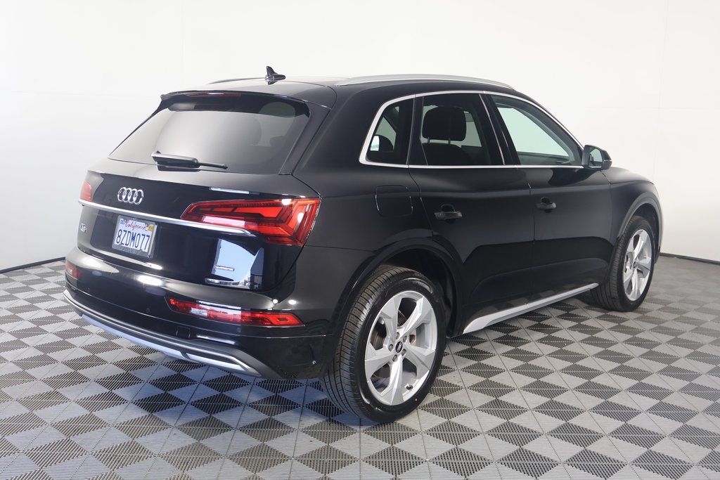 Thumbnail: 2021 Audi Q5 - 4