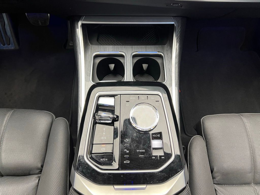 Thumbnail: 2024 BMW 7 Series - 12