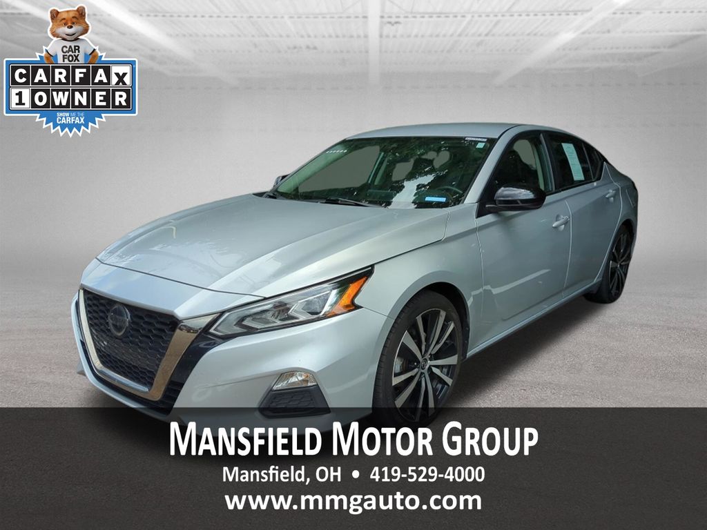 Brilliant Silver Metallic 2022 Nissan Altima Sedan Front-Wheel Drive Continuously Variable Transmission