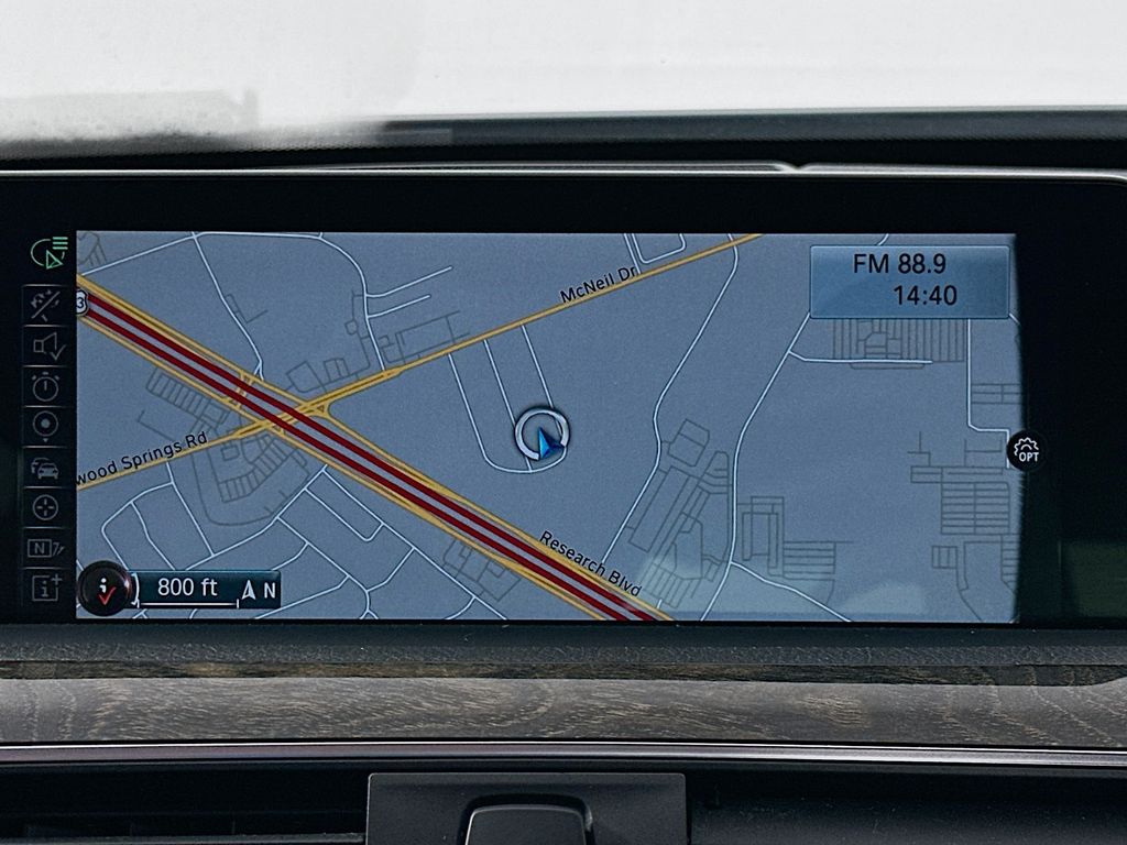 Thumbnail: 2016 BMW 3 Series - 13