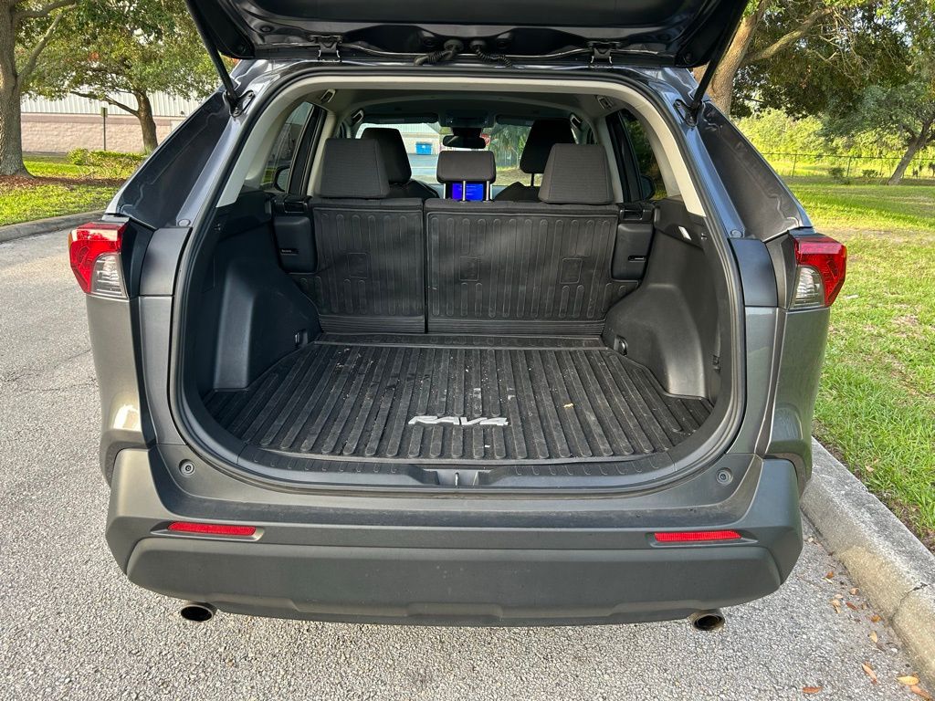 2024 Toyota RAV4 LE 10