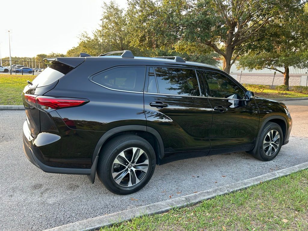 2021 Toyota Highlander XLE 5