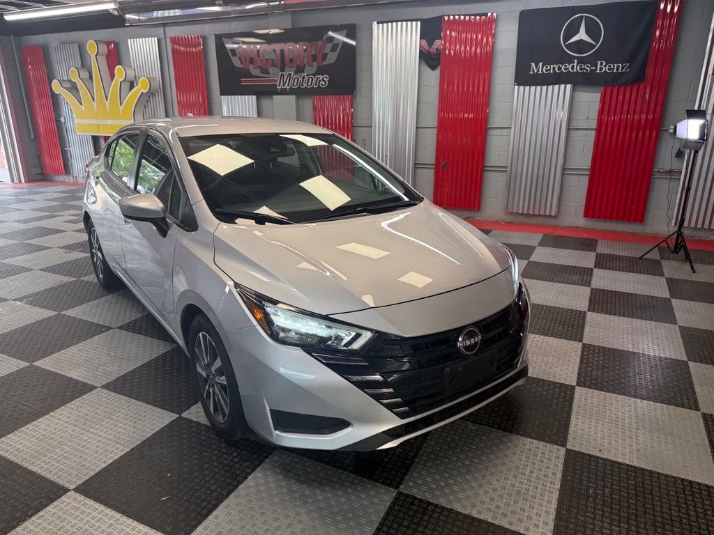 Brilliant Silver Metallic 2025 Nissan Versa Sedan Front-Wheel Drive Continuously Variable Transmission