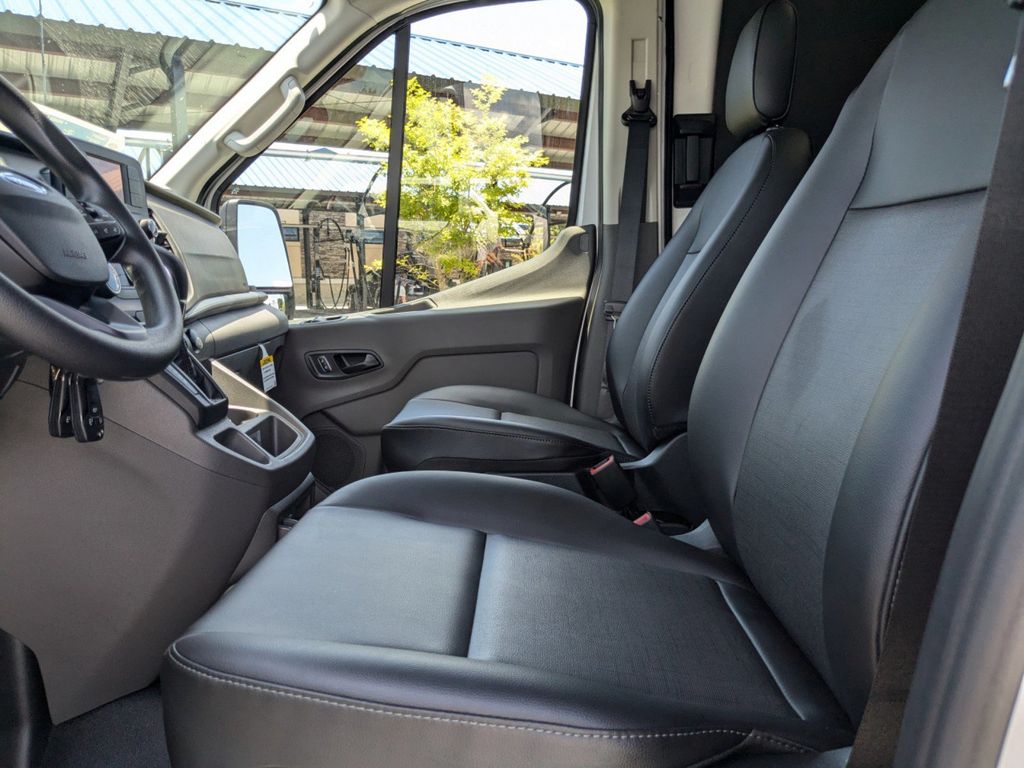 2025 Ford Transit 250