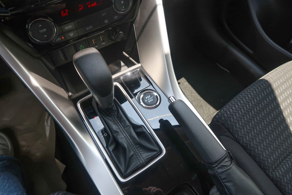 2026 Mitsubishi Eclipse Cross ES