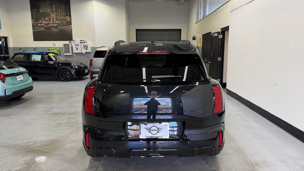 Thumbnail: 2027 MINI Cooper Countryman - 4