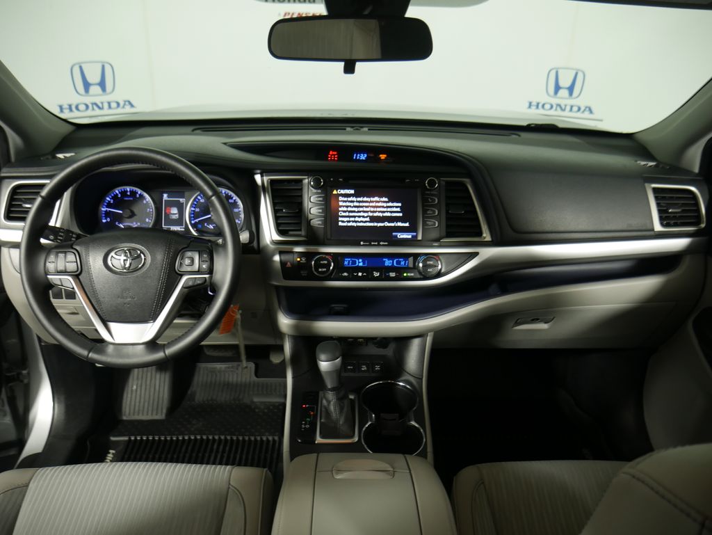 Thumbnail: 2019 Toyota Highlander - 11