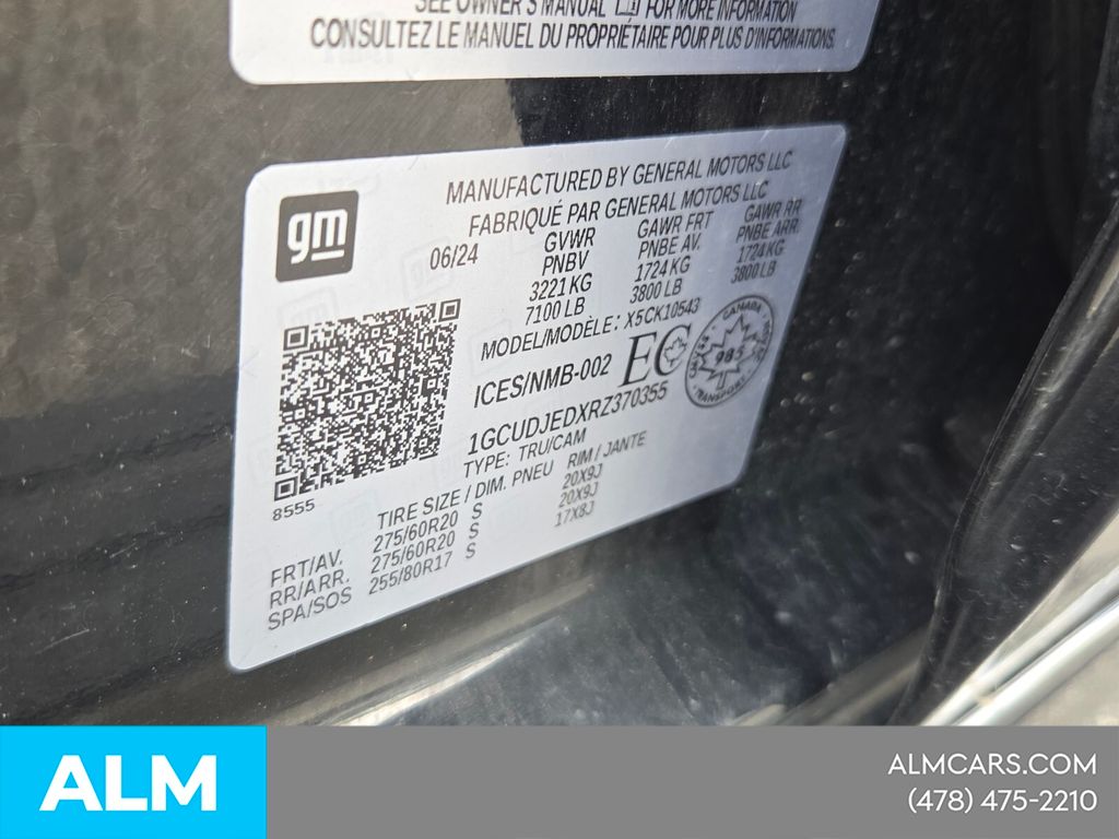 Used 2024 Black Chevrolet High Country image 6