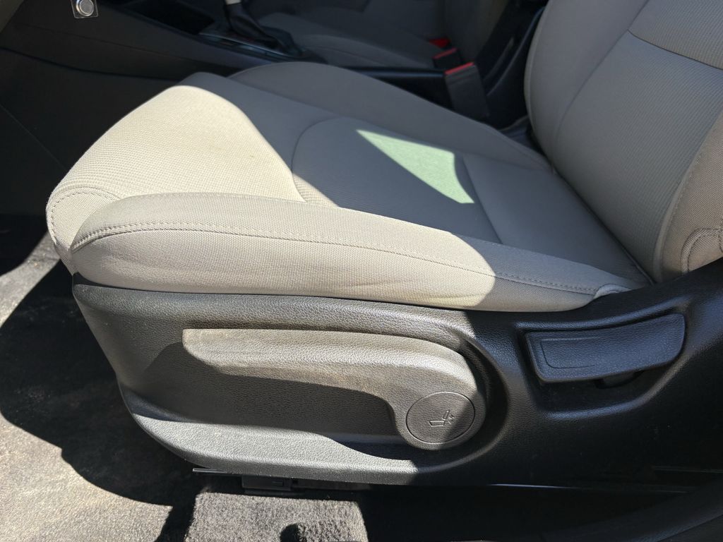 Used 2021 Aurora Black Pearl Kia LXS image 13