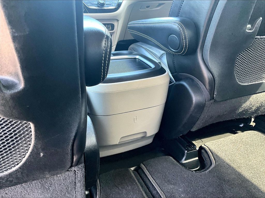 2023 Chrysler Pacifica — photo 28