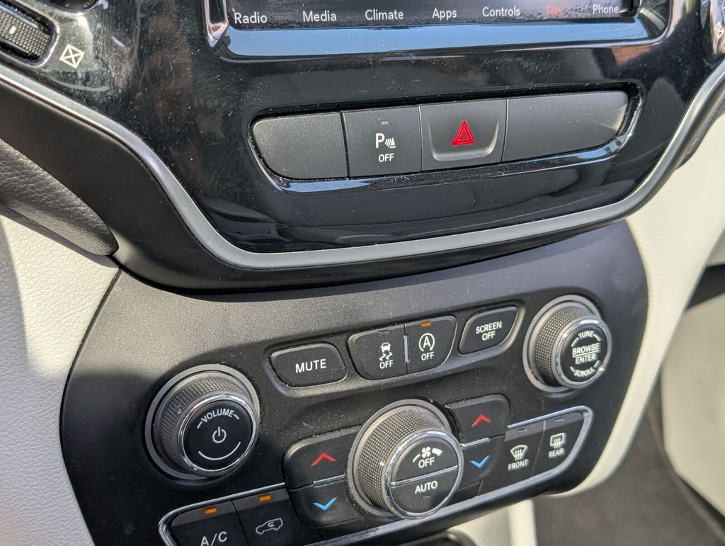 used 2019 Jeep Cherokee car, priced at $15,998