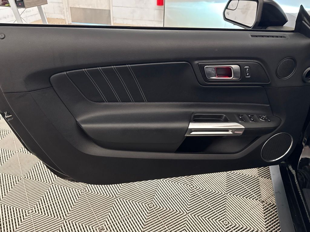 2018 Ford Mustang EcoBoost Premium photo 13