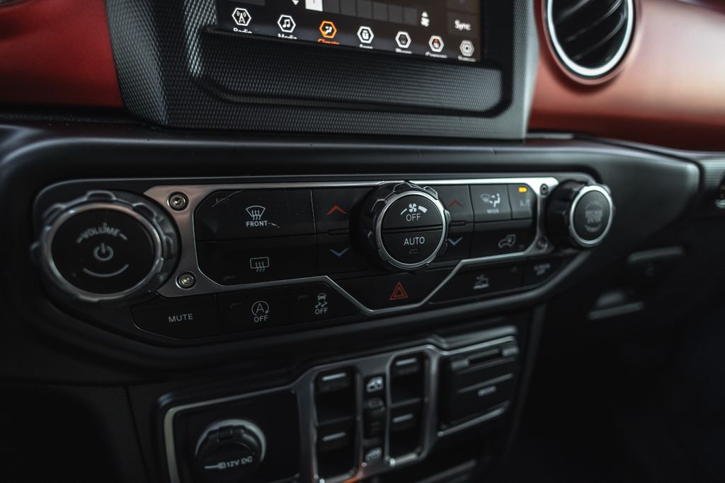 2020 Jeep Gladiator Rubicon thumbnail 17