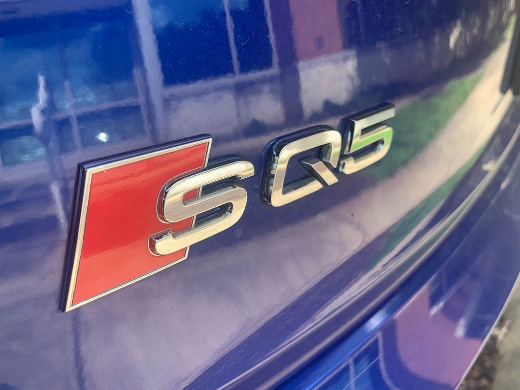 Thumbnail: 2022 Audi SQ5 - 10