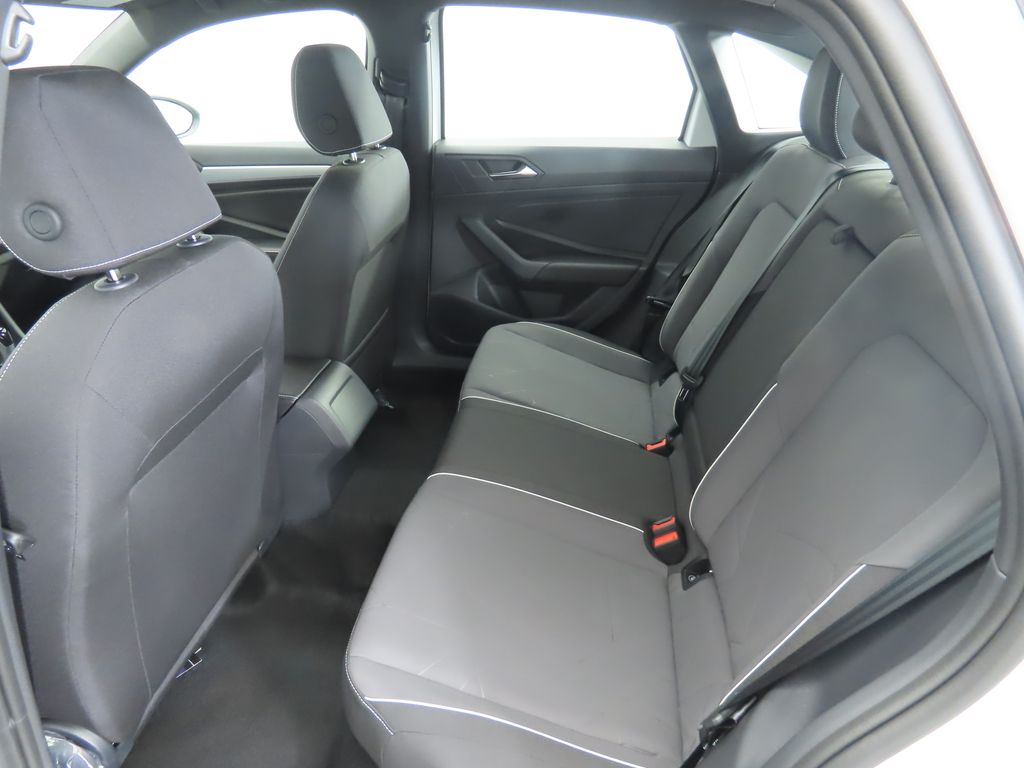 Thumbnail: 2025 Volkswagen Jetta - 21