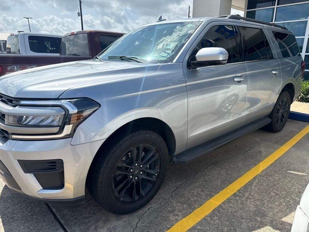 Iconic Silver Metallic 2024 Ford Expedition SUV / Crossover 4X2 Automatic