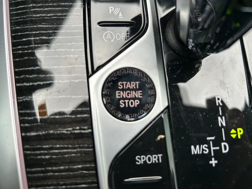 2022 BMW X7 M50i 30