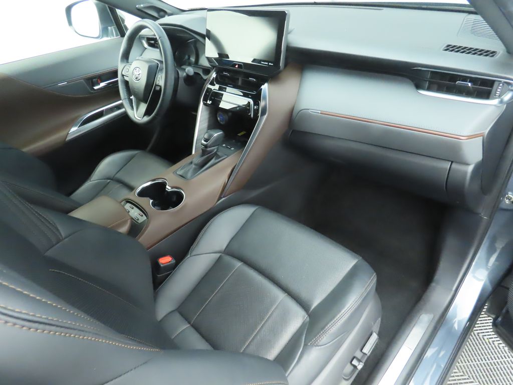 2021 Toyota Venza Limited 18