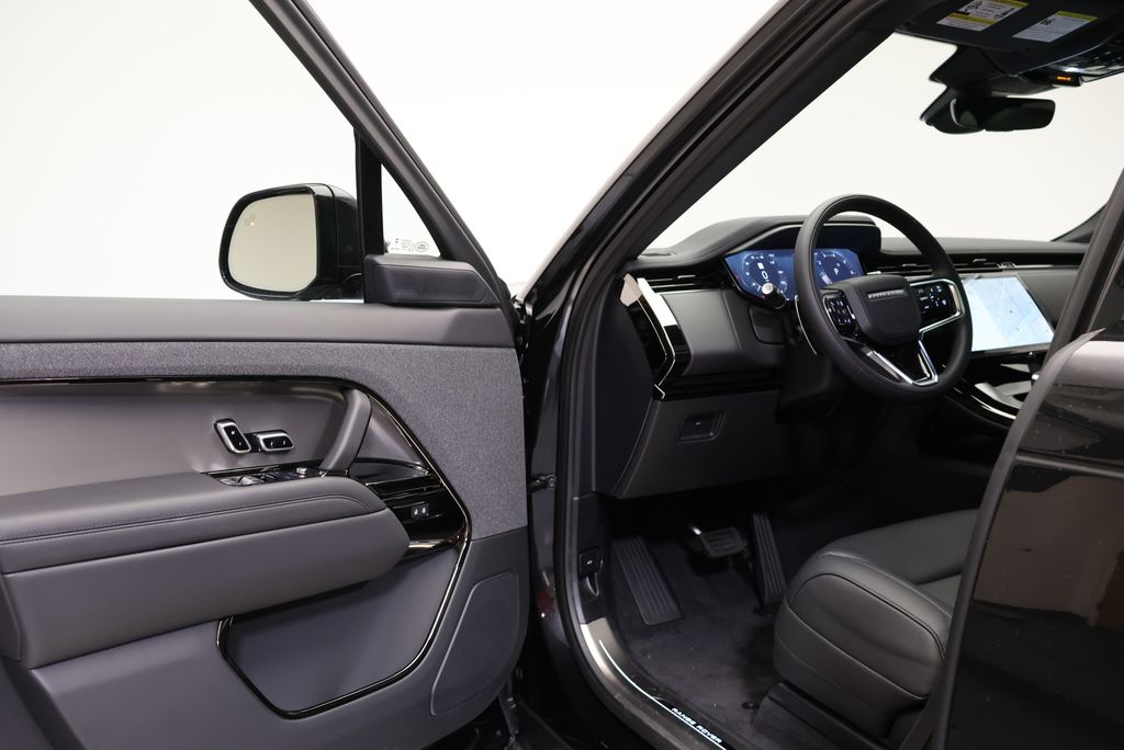 Thumbnail: 2026 Land Rover Range Rover Sport - 27