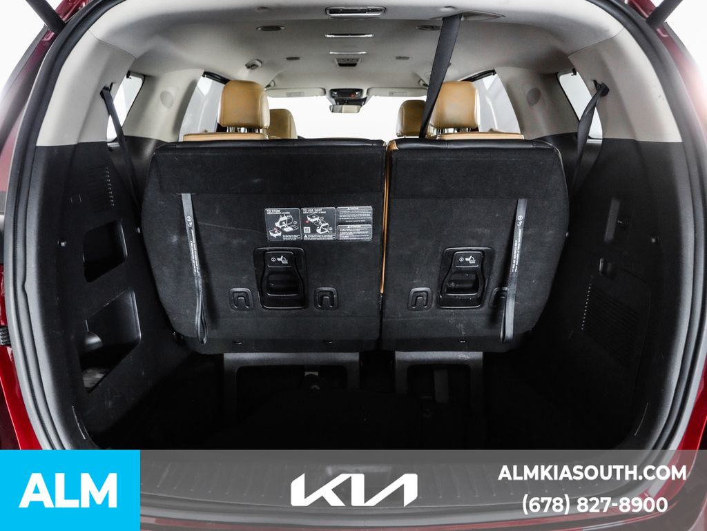 2024 Kia Carnival EX photo 18