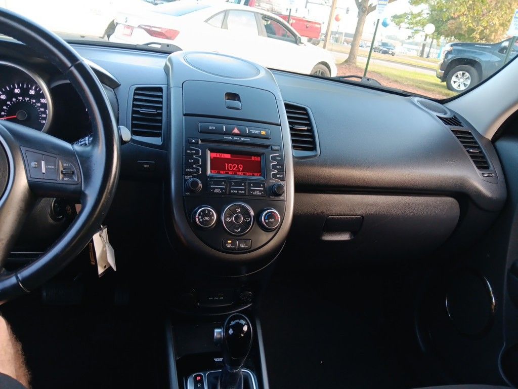 2013 Kia Soul Plus 17