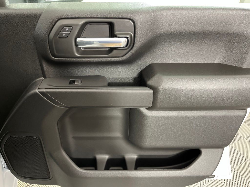 Thumbnail: 2026 Chevrolet Silverado 2500 - 9